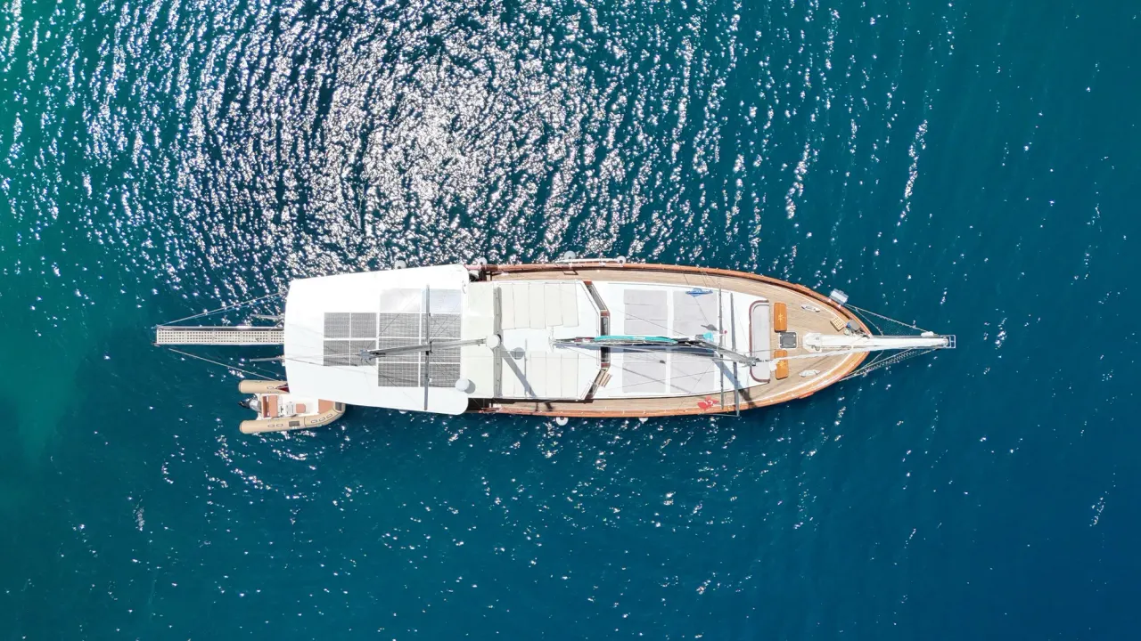 Esmeralda — photo 10