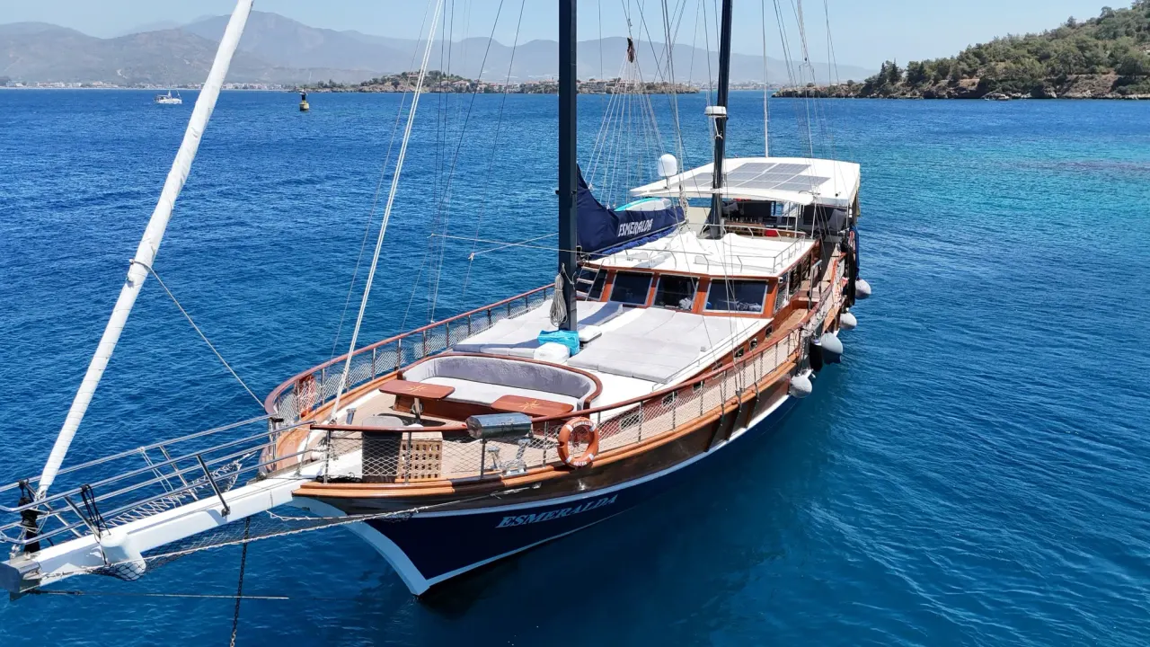 Esmeralda — photo 4